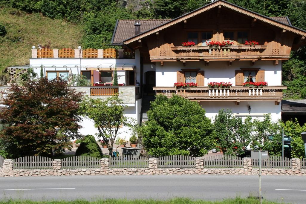 Apart Eberharter Aschau Im Zillertal 外观 照片